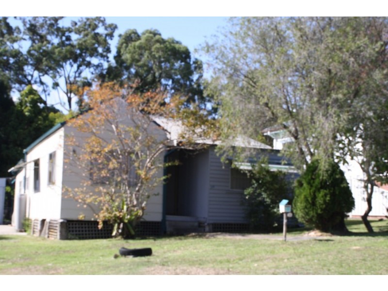 100 Bay Road, Bolton Point NSW 2283