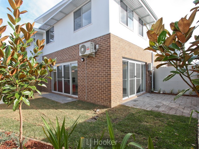 Room 1, 2/10 Steel Street, Jesmond NSW 2299