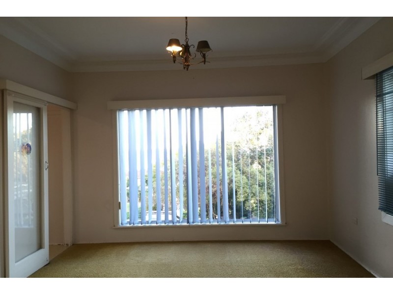 19 Ambrose Street, Carey Bay NSW 2283