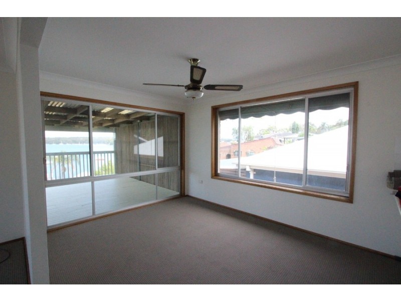 82 Sealand Road, Fishing Point NSW 2283