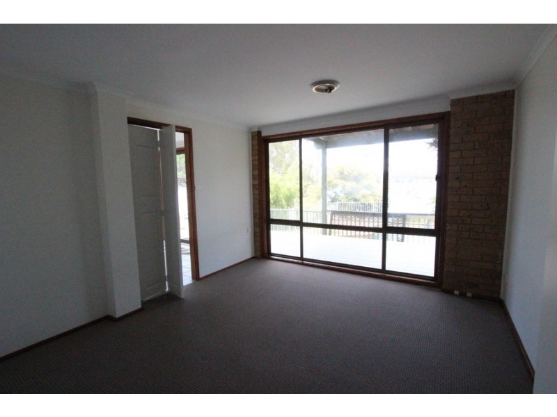 82 Sealand Road, Fishing Point NSW 2283