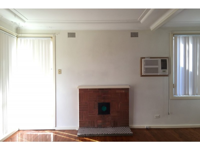 22 Lake Road, Fennell Bay NSW 2283