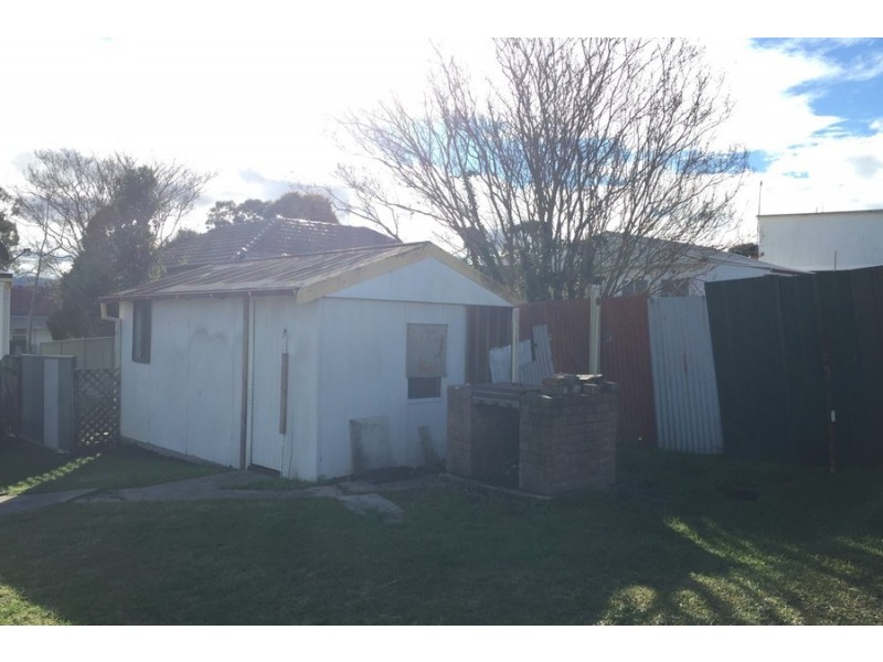 22 Lake Road, Fennell Bay NSW 2283