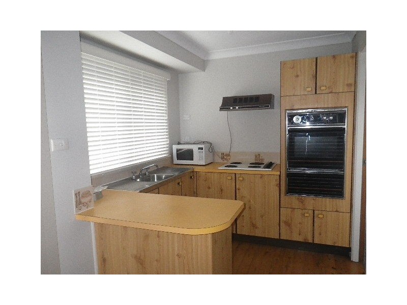 2 Awaba Street, Fassifern NSW 2283