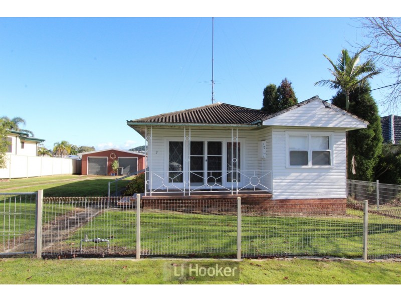 7 Bonarius Street, Warners Bay NSW 2282