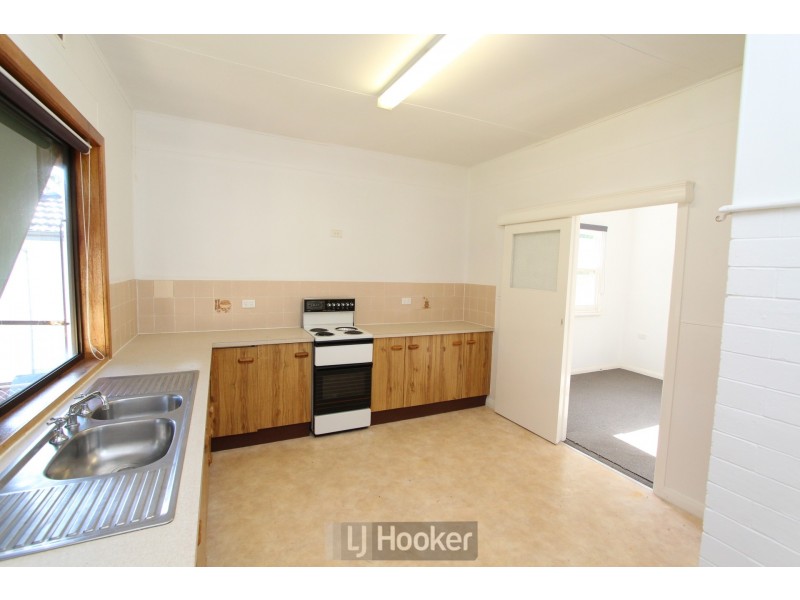 7 Bonarius Street, Warners Bay NSW 2282