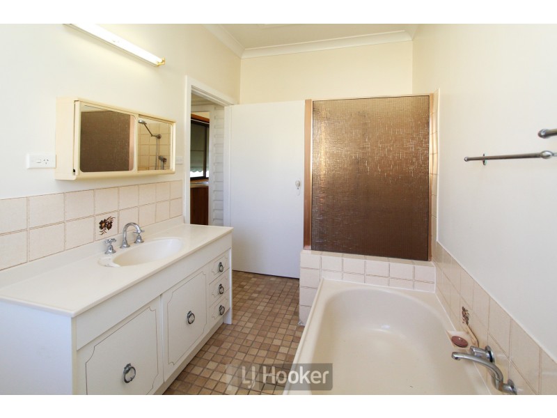 7 Bonarius Street, Warners Bay NSW 2282