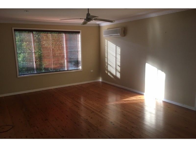 6a Charlton Street, Eleebana NSW 2282