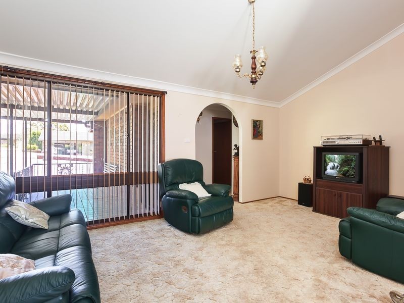 26 Tomaga Parade, Mount Hutton NSW 2290