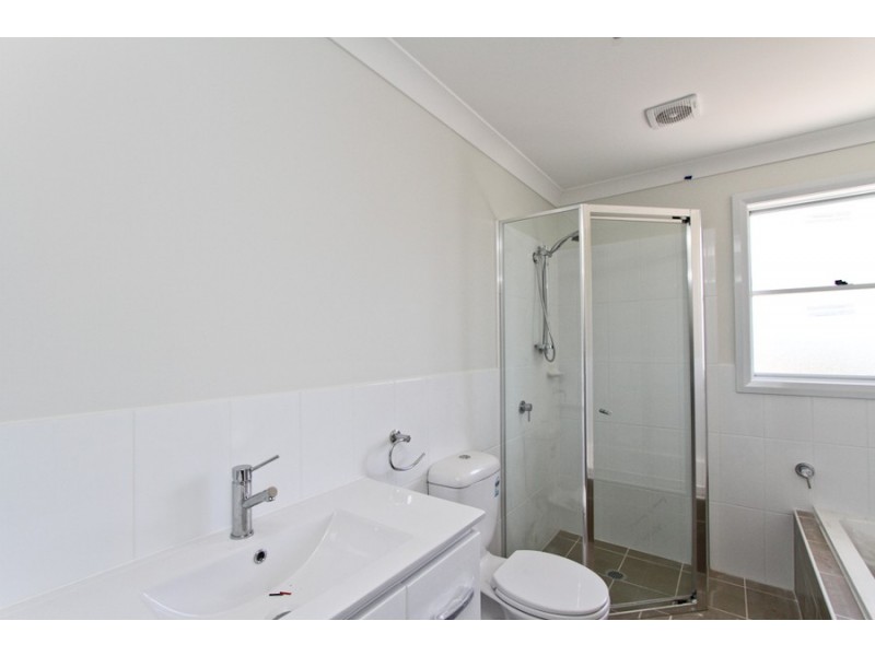 2/37 Hutchinson Street, Redhead NSW 2290