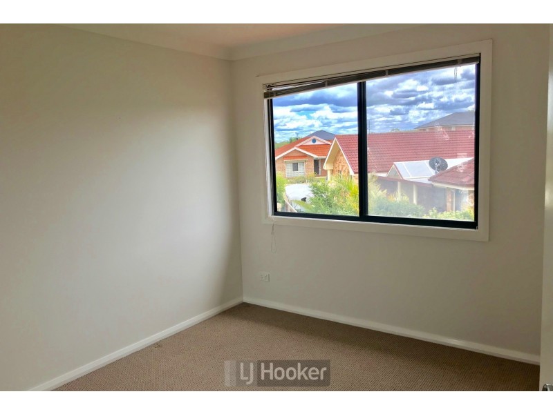 2/18 Geraldton Drive, Redhead NSW 2290