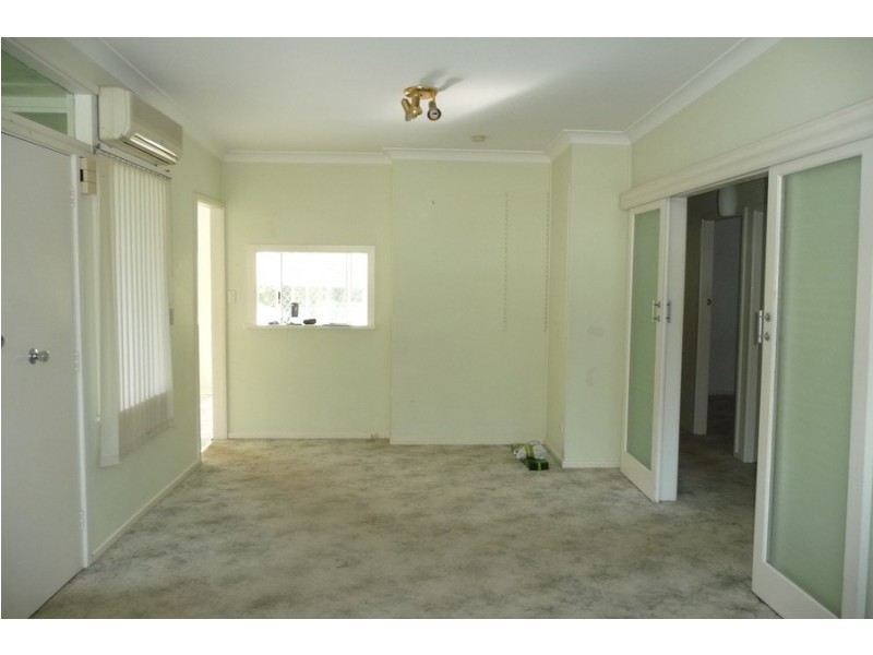 12 Elizabeth Street, Eleebana NSW 2282