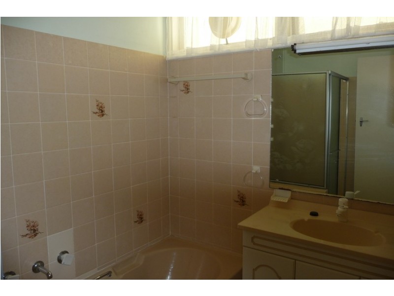 12 Elizabeth Street, Eleebana NSW 2282