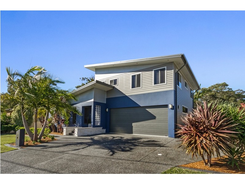 11 Winston Street, Croudace Bay NSW 2280