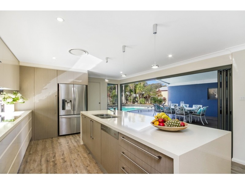 11 Winston Street, Croudace Bay NSW 2280