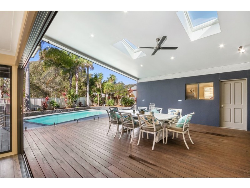 11 Winston Street, Croudace Bay NSW 2280