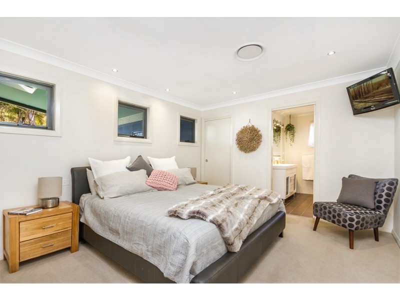 11 Winston Street, Croudace Bay NSW 2280