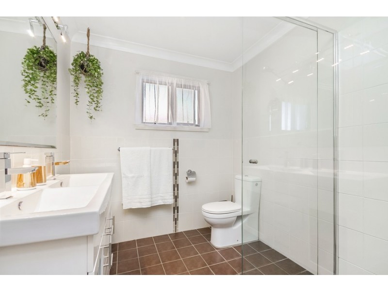 11 Winston Street, Croudace Bay NSW 2280