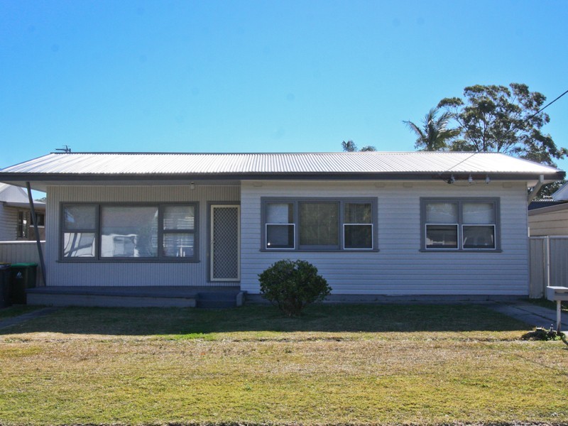 26 St Johns Drive, Croudace Bay NSW 2280