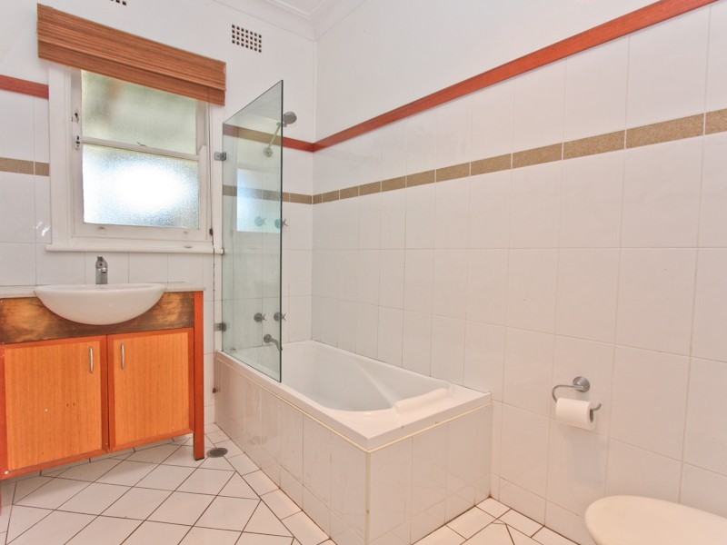 26 St Johns Drive, Croudace Bay NSW 2280