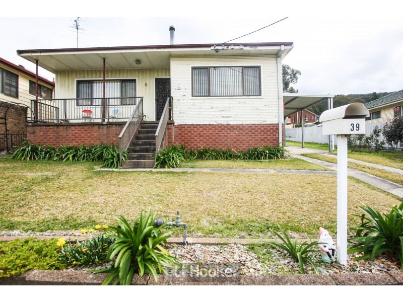39 Fairfax Road, Warners Bay NSW 2282