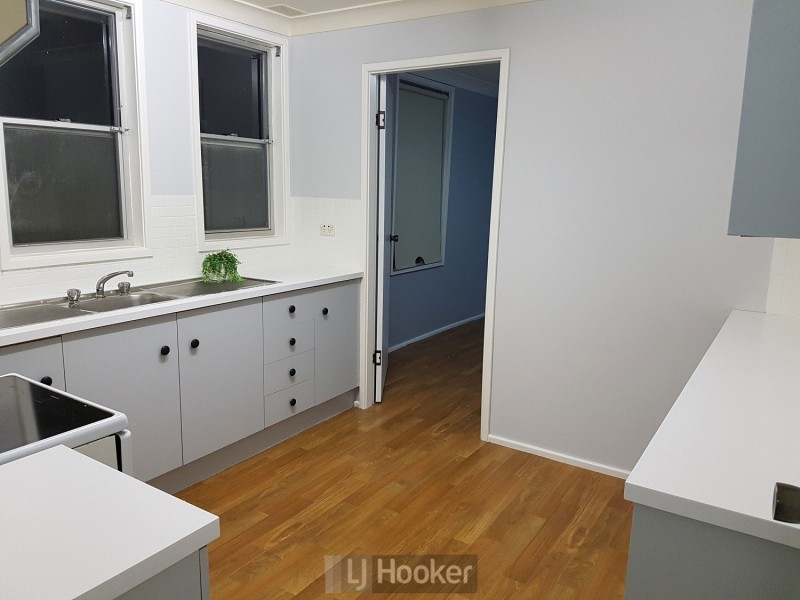 8 Ellesmere Street, Booragul NSW 2284