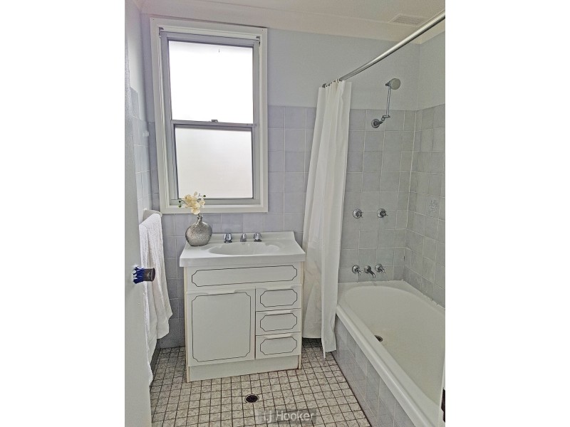 8 Ellesmere Street, Booragul NSW 2284