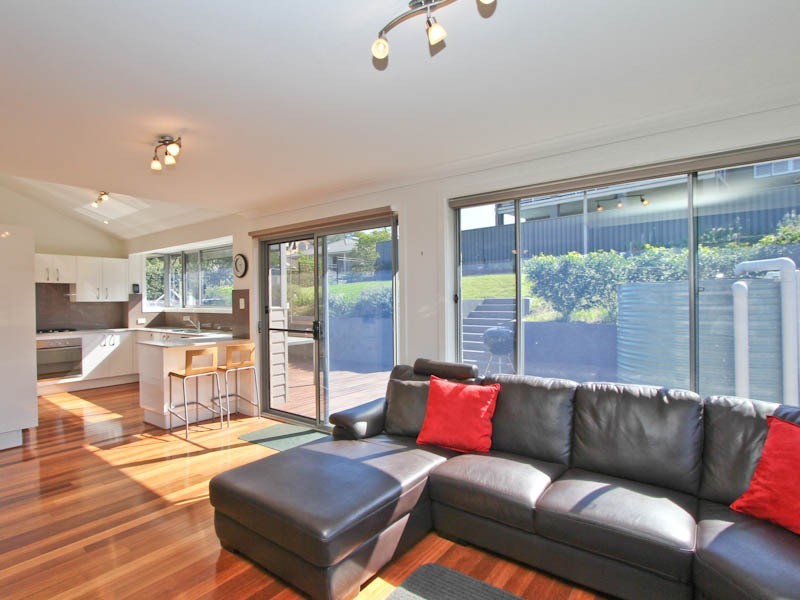 16 The Hill, Valentine NSW 2280