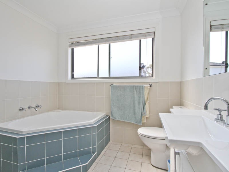 16 The Hill, Valentine NSW 2280