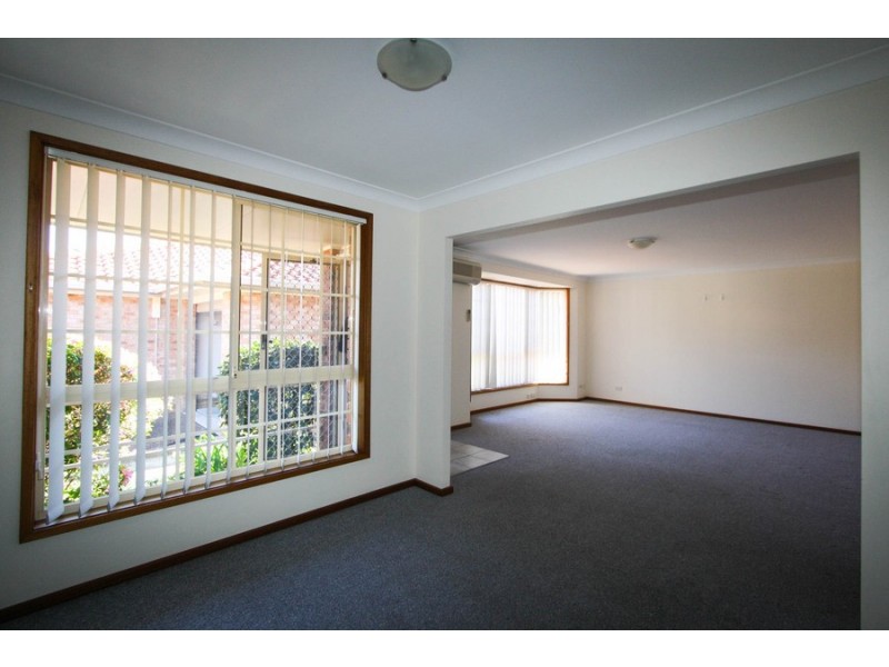 6/4 Delta Close, Eleebana NSW 2282
