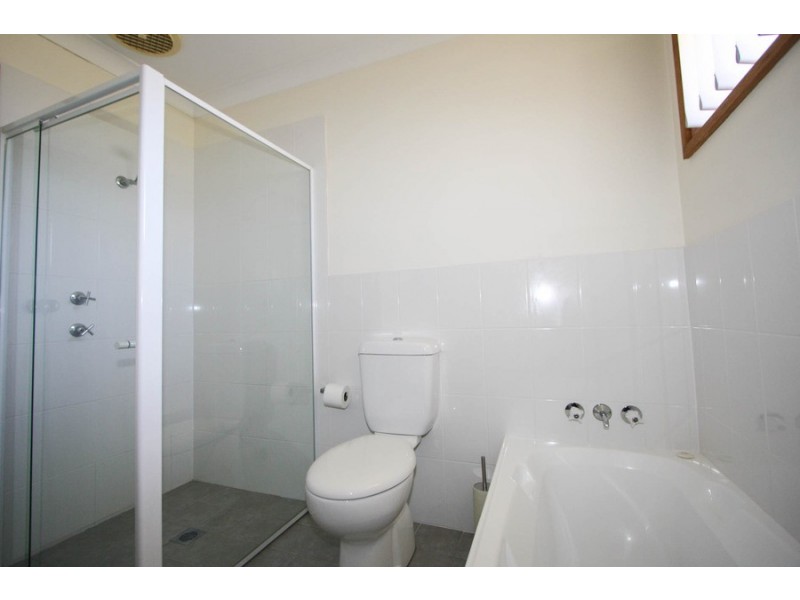 6/4 Delta Close, Eleebana NSW 2282