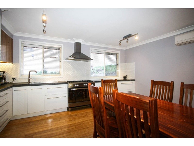 27 Endeavour Close, Woodrising NSW 2284