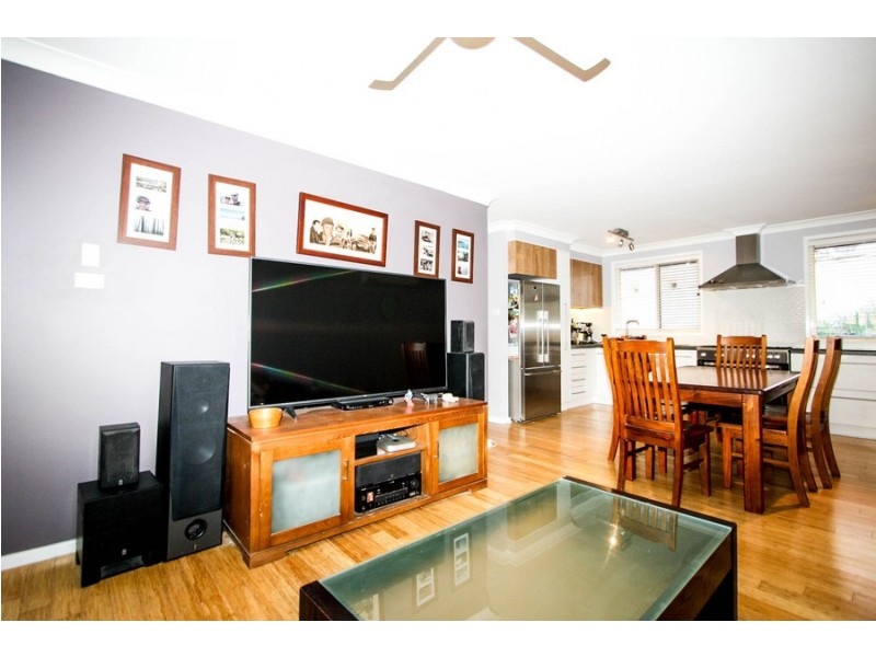 27 Endeavour Close, Woodrising NSW 2284