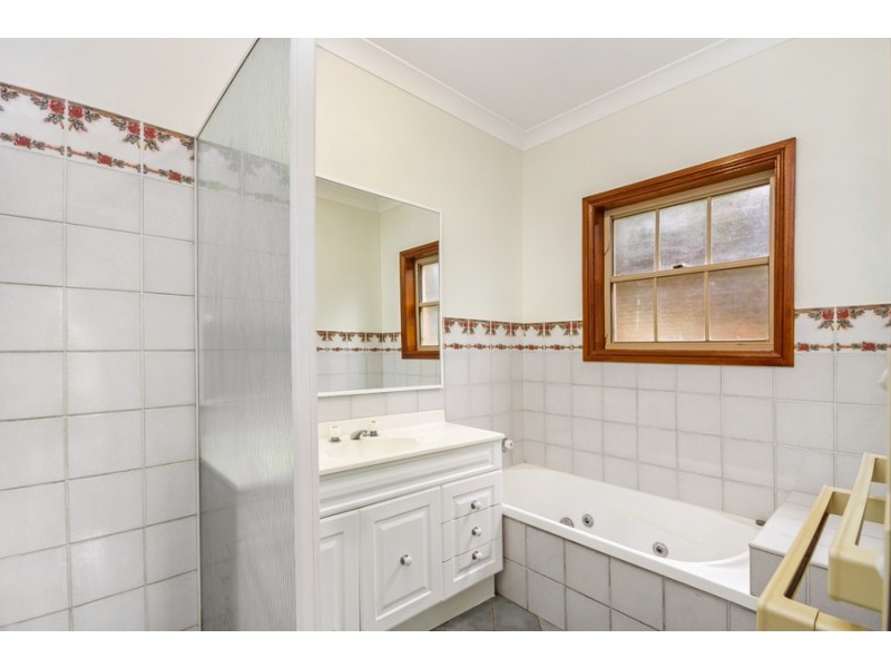 28 Agincourt Crescent, Valentine NSW 2280