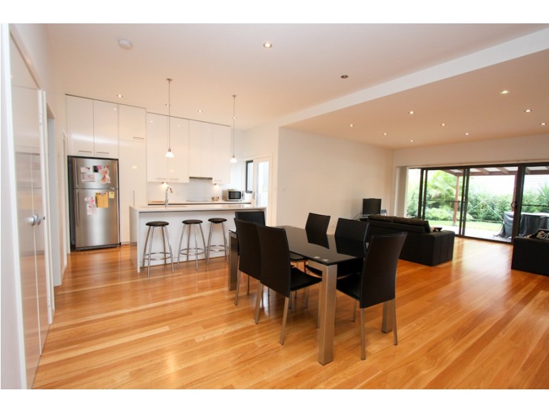 2/41 Tallawalla Road, Valentine NSW 2280