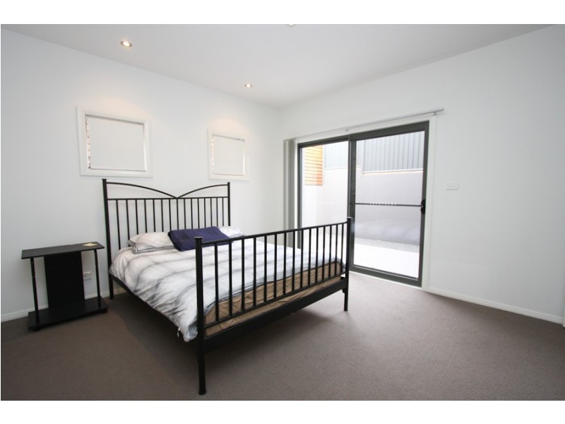 2/41 Tallawalla Road, Valentine NSW 2280