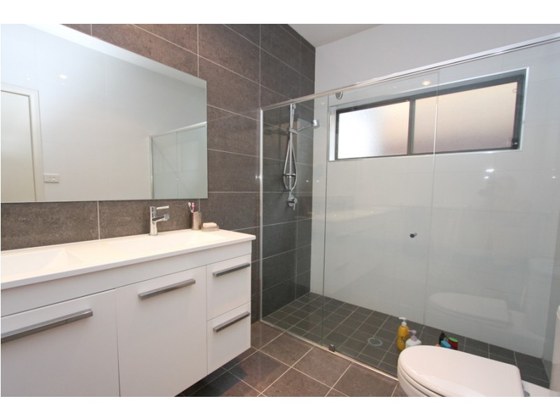 2/41 Tallawalla Road, Valentine NSW 2280