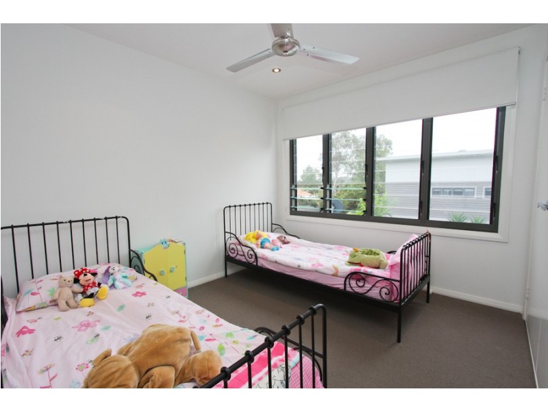 2/41 Tallawalla Road, Valentine NSW 2280