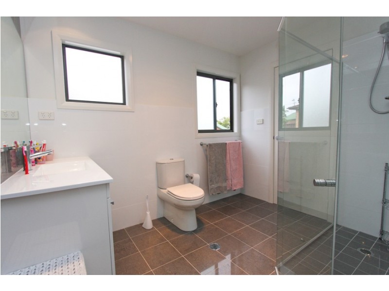 2/41 Tallawalla Road, Valentine NSW 2280