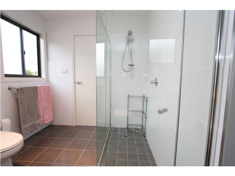 2/41 Tallawalla Road, Valentine NSW 2280