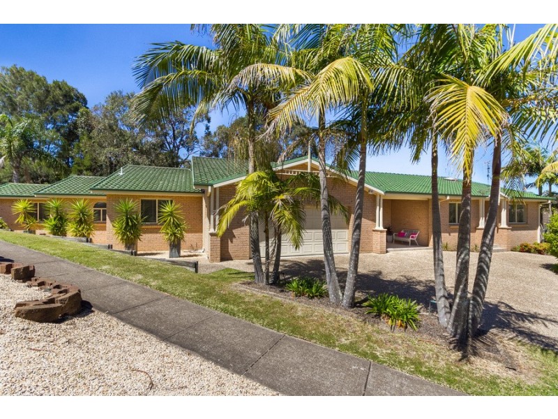 10 Toohey Cove, Eleebana NSW 2282
