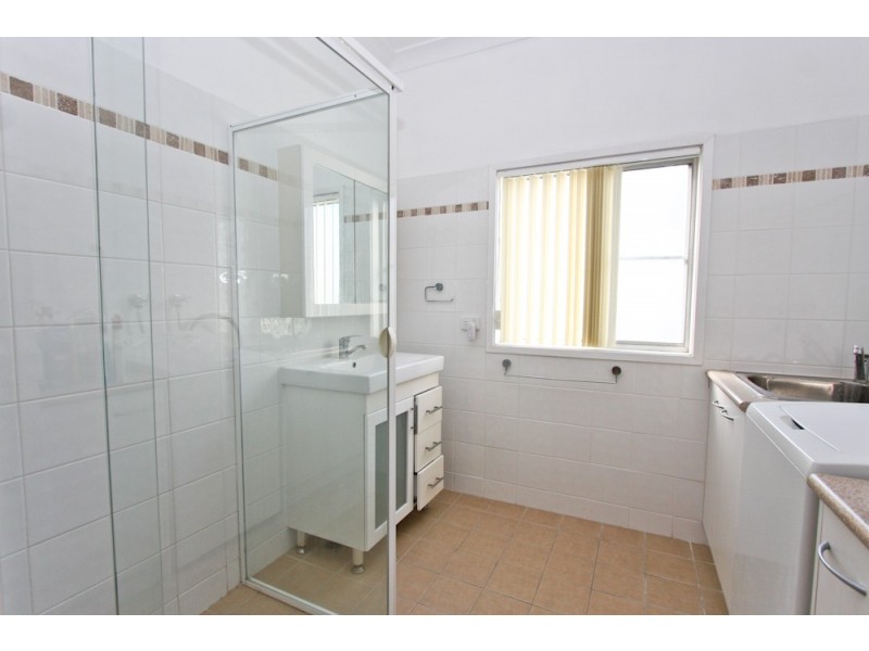 11 Robb Street, Belmont NSW 2280