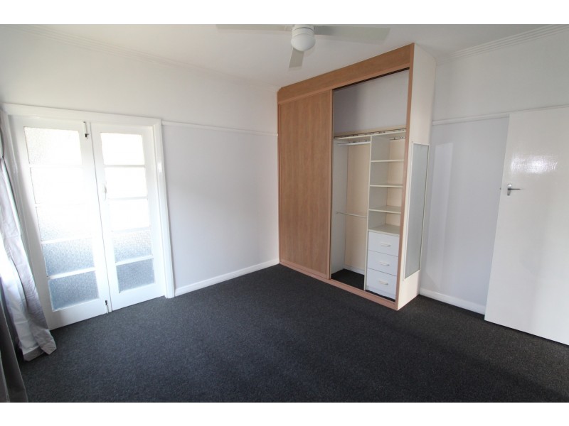 11 Robb Street, Belmont NSW 2280