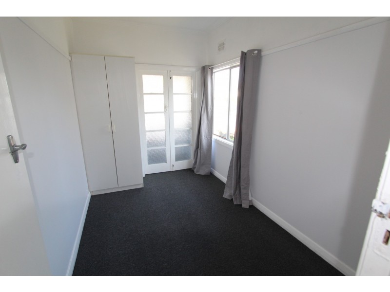 11 Robb Street, Belmont NSW 2280