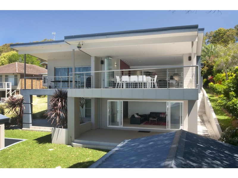 8 Skye Point Road, Coal Point NSW 2283