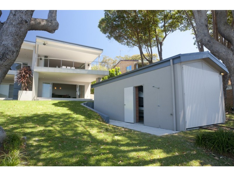 8 Skye Point Road, Coal Point NSW 2283