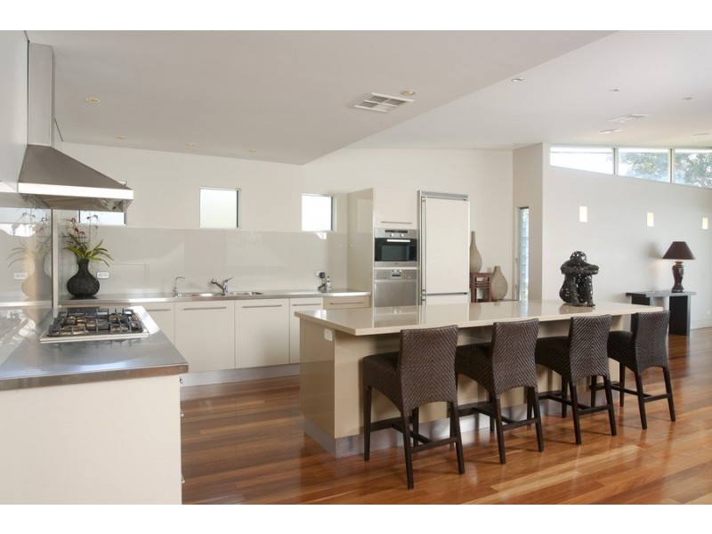 8 Skye Point Road, Coal Point NSW 2283