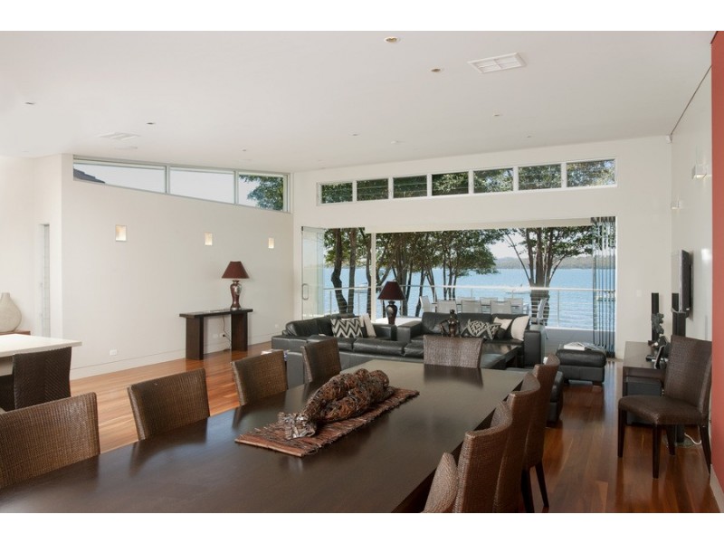 8 Skye Point Road, Coal Point NSW 2283