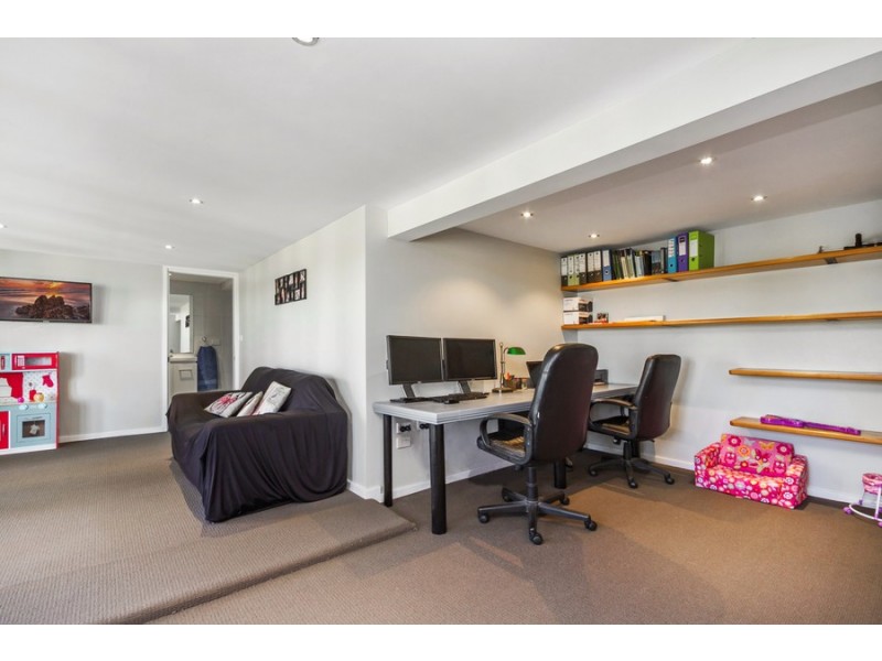 35 Alhambra Avenue, Macquarie Hills NSW 2285