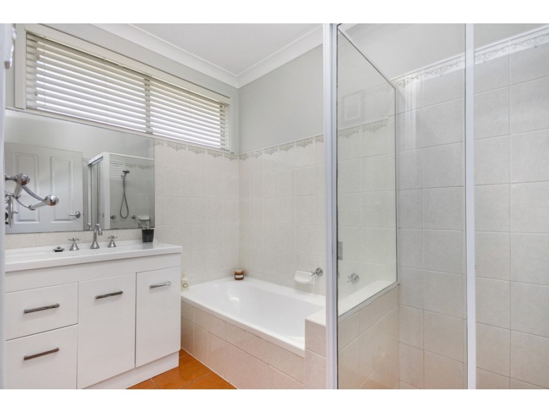 35 Alhambra Avenue, Macquarie Hills NSW 2285